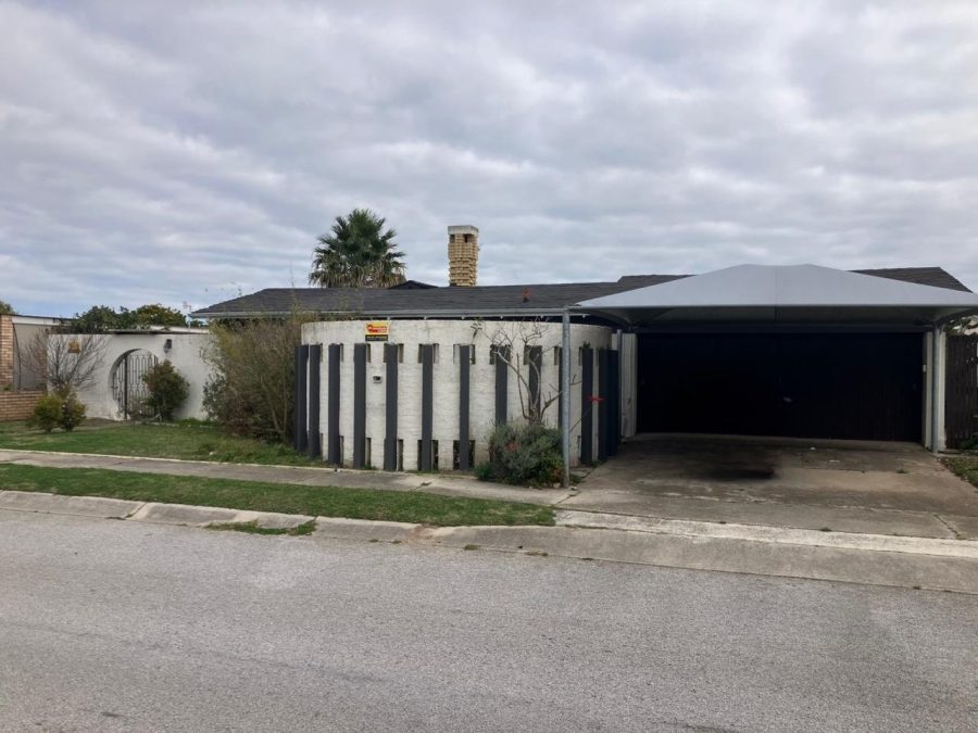 4 Bedroom Property for Sale in Kabega Park Eastern Cape